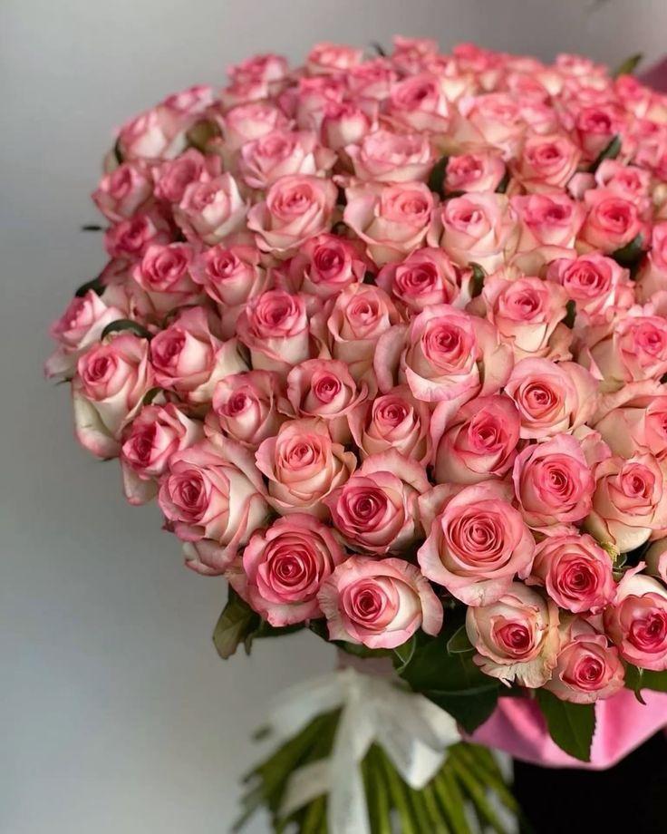 HarborCrestPlain workshop space where corporate flower arrangements are designed and prepared for business delivery